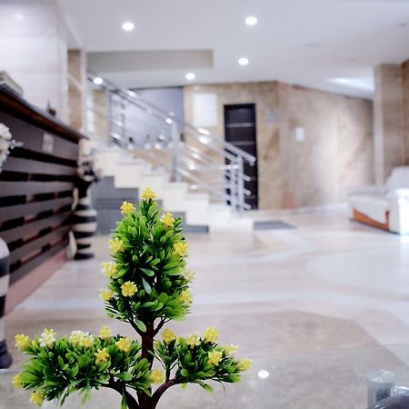 Geetika Galaxy Hotel Kánpur Kültér fotó