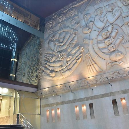 Geetika Galaxy Hotel Kánpur Kültér fotó