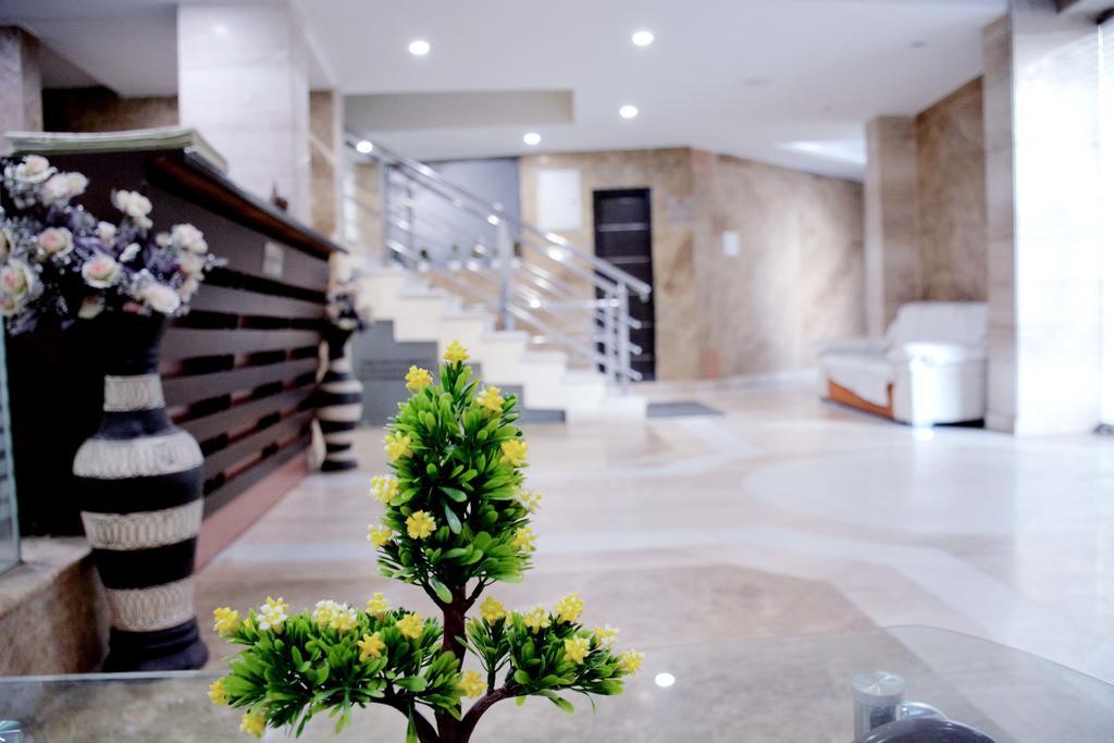 Geetika Galaxy Hotel Kánpur Kültér fotó