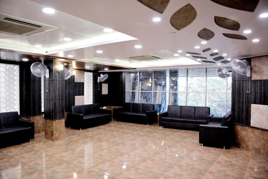 Geetika Galaxy Hotel Kánpur Kültér fotó