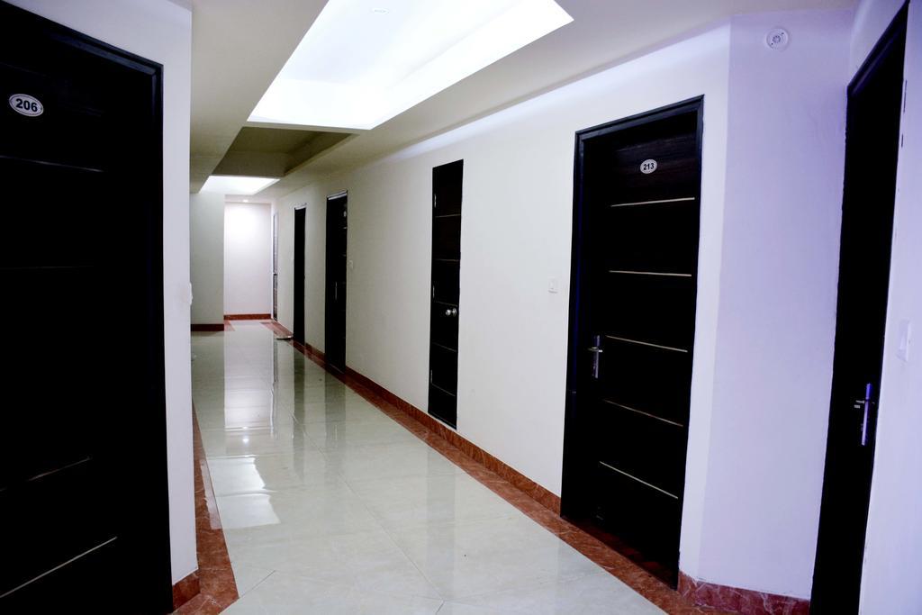 Geetika Galaxy Hotel Kánpur Kültér fotó